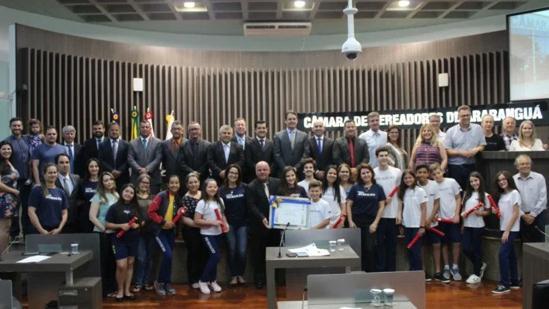 Alunos do Colégio Murialdo recebem moção de vereadores