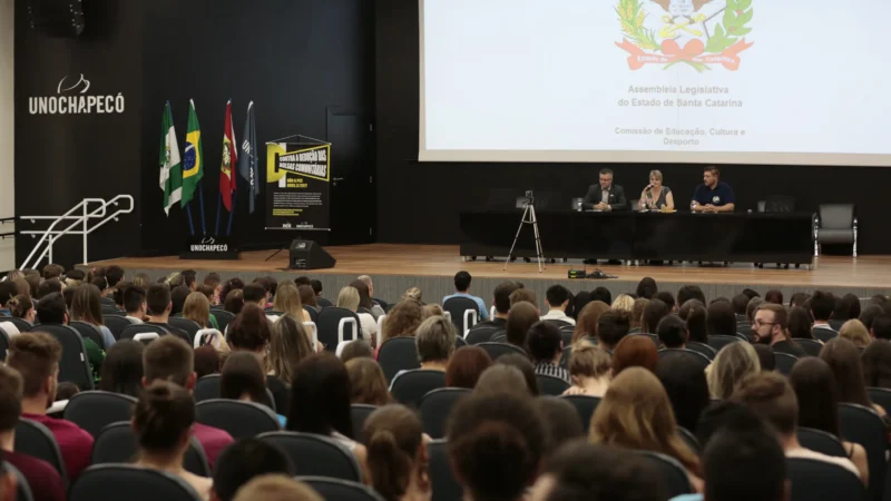 Comissão de Educação promove debate sobre bolsas de estudo do Artigo 170 