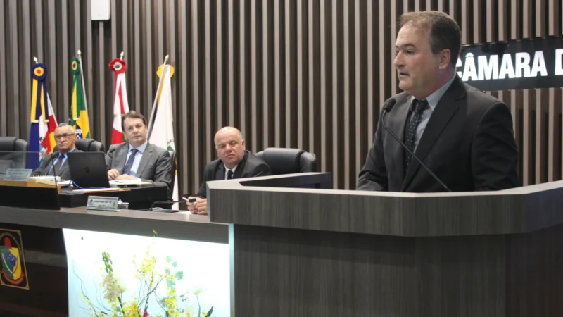 Presidente da Aciva recebe título de cidadão araranguaense