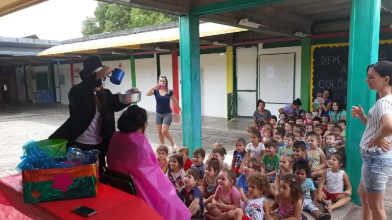 Educação acolhe crianças em colônia de férias