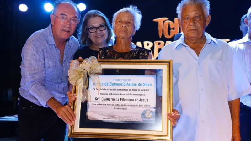 Município comemora 23 anos de emancipação com homenagem e entrega de veículo 0Km