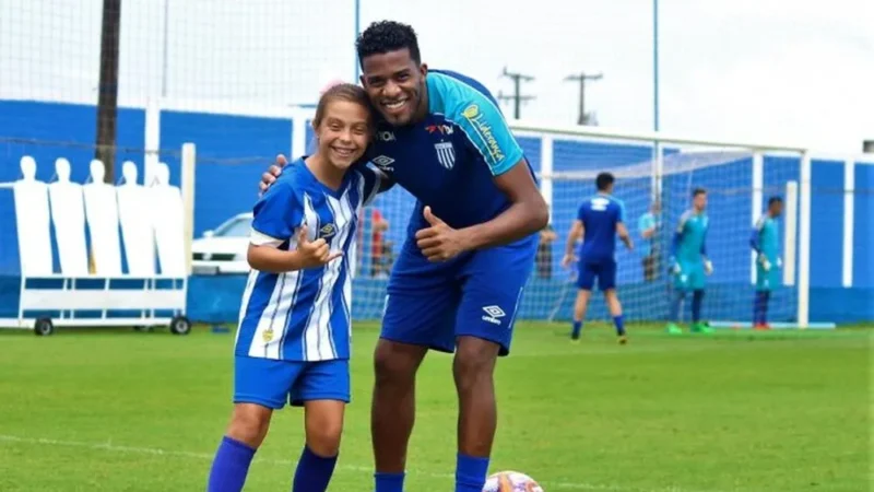 Avaí contrata menina de 9 anos para time sub-10 masculino