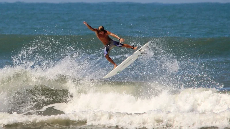 ASBAS promove maior open de surf do estado