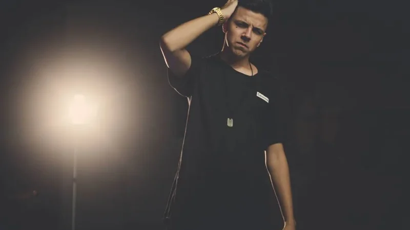 Araranguaense lança clipe pela VEVO