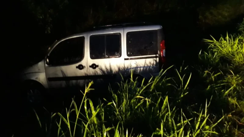 Saída de pista deixa quatro feridos em Maracajá