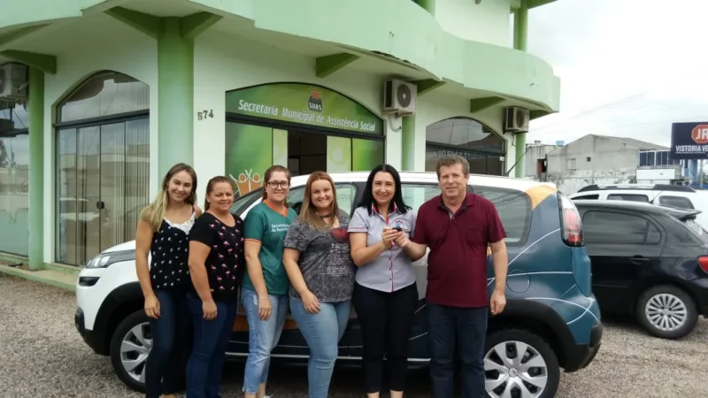 Assistência Social recebe carro novo