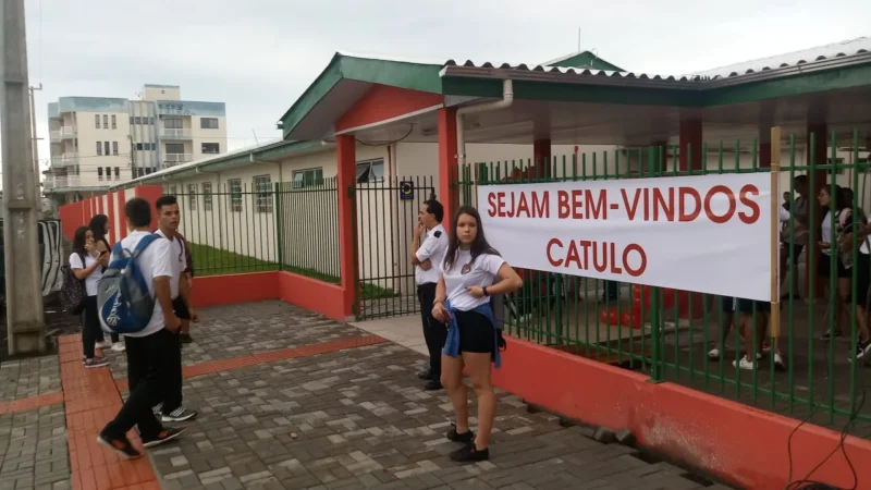 Catulo recebe alunos após 5 anos