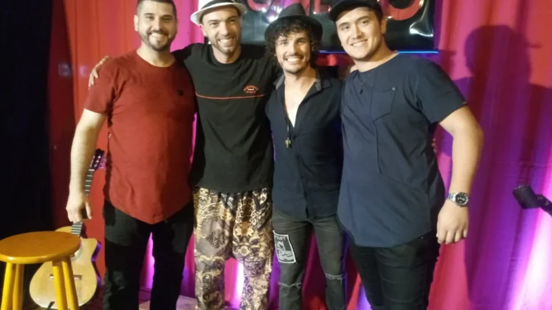 Comediô estreia com risadas e aplausos