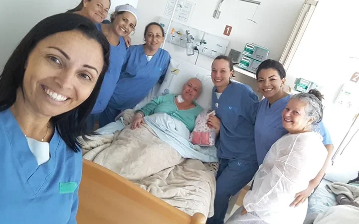 Primeira-dama vence câncer após transplante