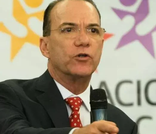 Enfoque Político / Everaldo Silveira – Clonaram o Décio Lima; sem greve em Araranguá; e outros pitacos