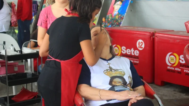 Ação social reúne mais de 150 profissionais no Santuário