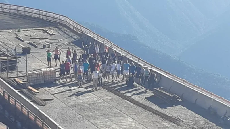 Grupo faz passeio na Serra da Rocinha