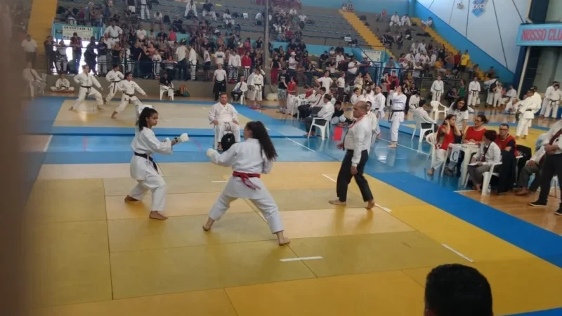 Atletas araranguaenses semifinalistas do brasileiro de Karatê