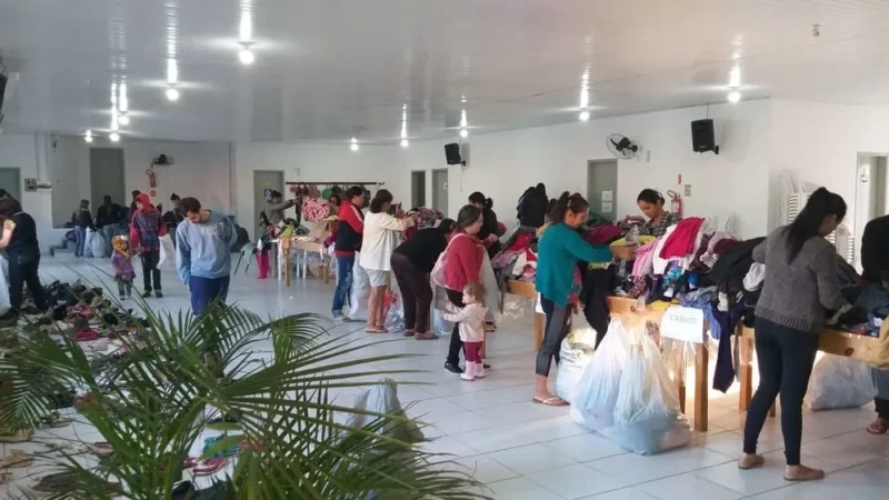 Mais de 3 mil peças de roupas doadas