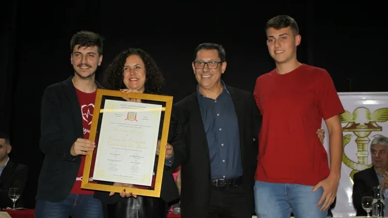 Curso de Ciências Contábeis da Unesc recebe honraria