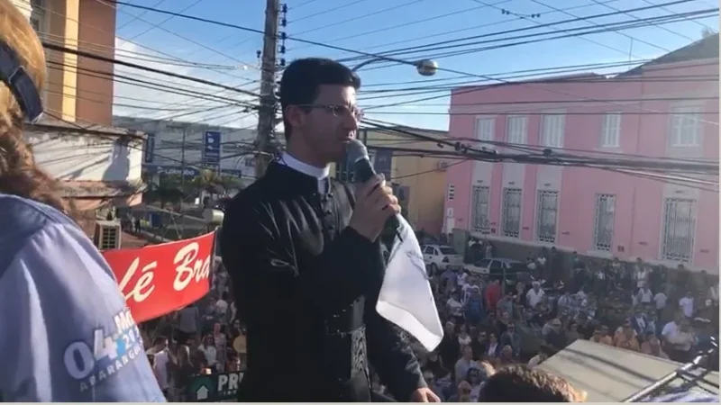 MOMENTO DO INÍCIO DA PROCISSÃO
