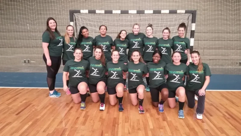Equipe feminina de handebol está na segunda etapa da Liga Santa Catarina e busca o título