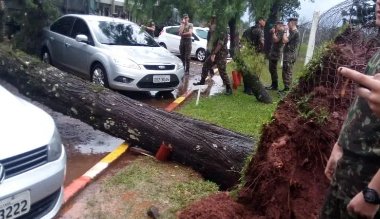 OESTE CASTIGADO PELO TEMPORAL
