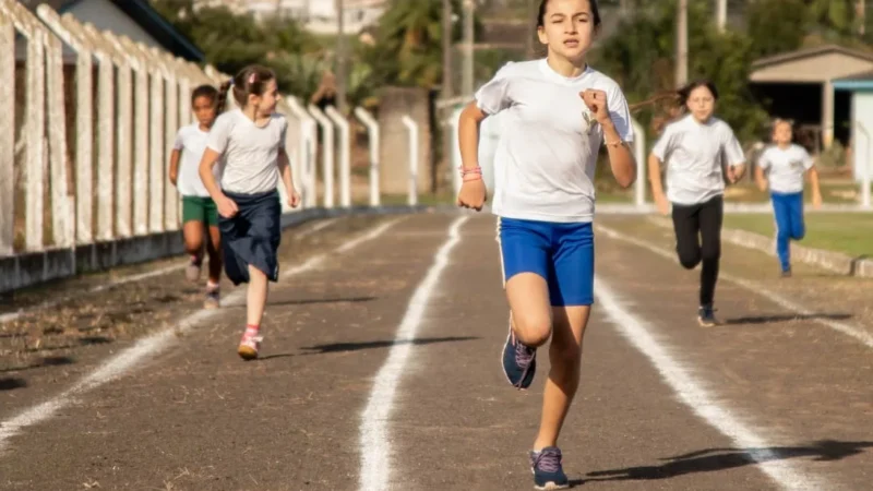 Jogos de atletismo integra alunos de Morro Grande e Meleiro