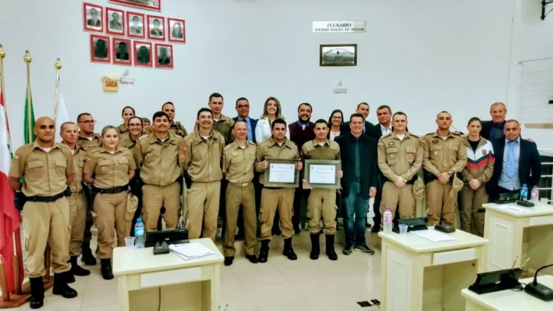 Os Policias que salvaram vítima de afogamento são homenageados