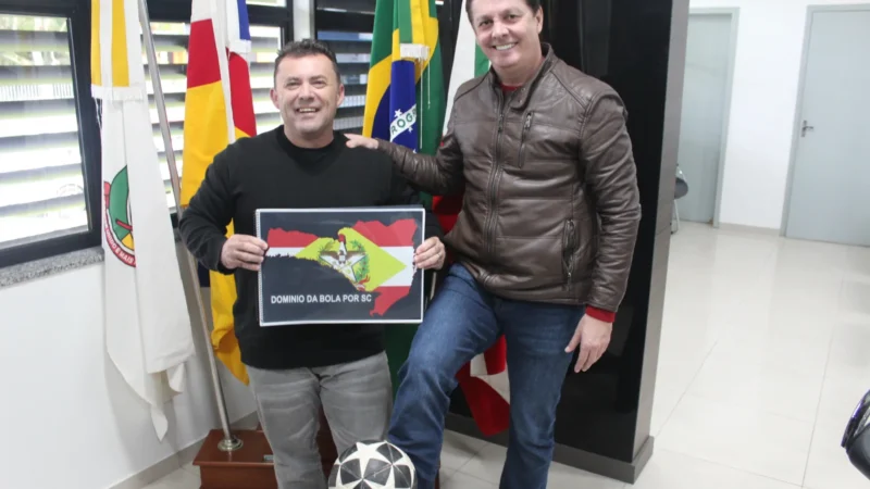 Daniel Viriato recebeu recordista mundial na Câmara de Vereadores