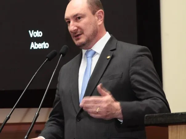 Pelo Estado 18 de julho: Por unanimidade