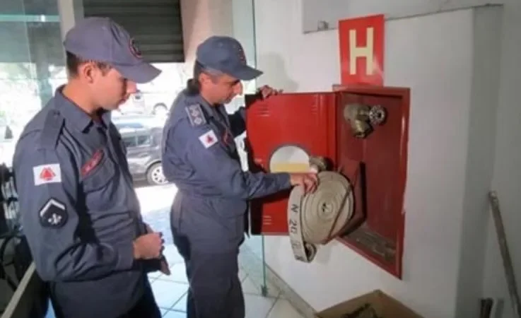 Alerta Vermelho: bombeiros conscientizam e celebram seu dia 