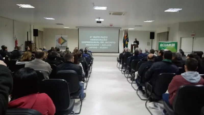 Autoridades comparecem ao 4º Bate Papo Empresarial