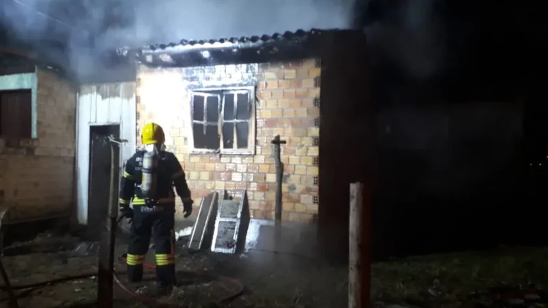 Ocorrência de incêndio nesta madrugada em Araranguá