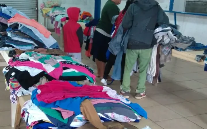 Varal solidário doa 1.341 peças de roupas