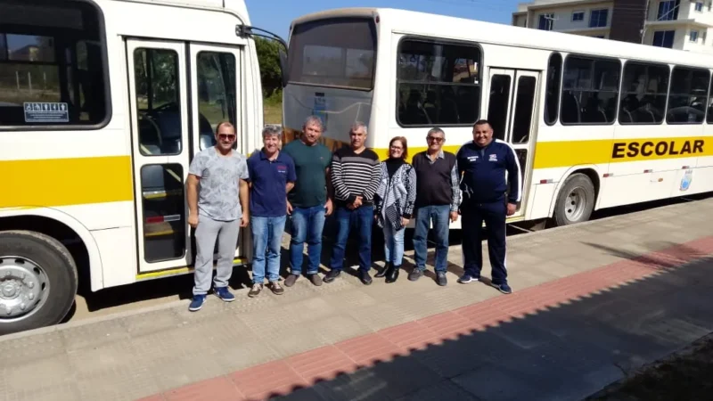 Balneário Gaivota adquire ônibus escolar