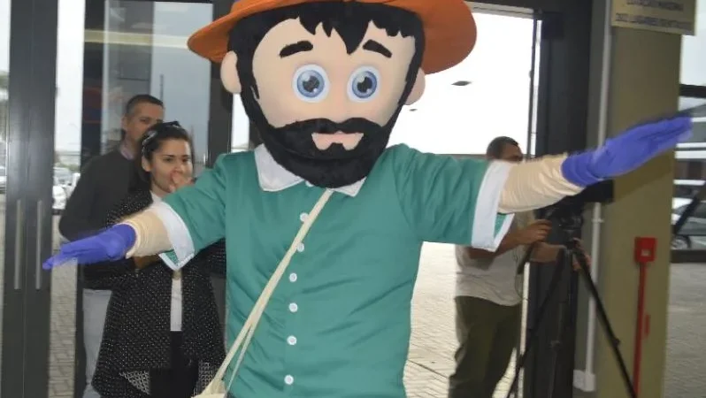 O mascote Coloninho é a novidade da festa
