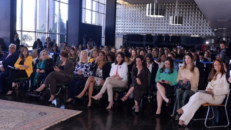 Pacto nacional pelo combate à violência contra as mulheres foi lançado