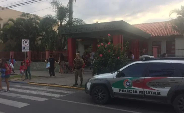 Escola Castro Alves foi arrombada e furtada