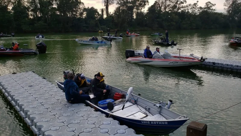 3° etapa da pesca ao robalo reuniu 22 embarcações