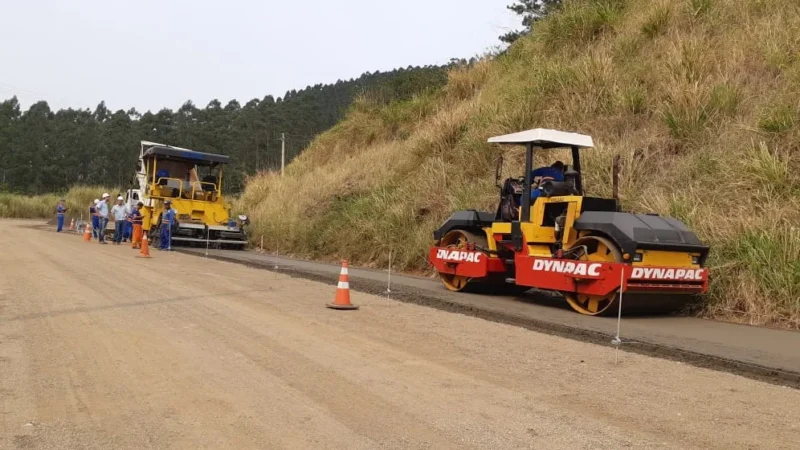 Serra da Rocinha recebe concreto