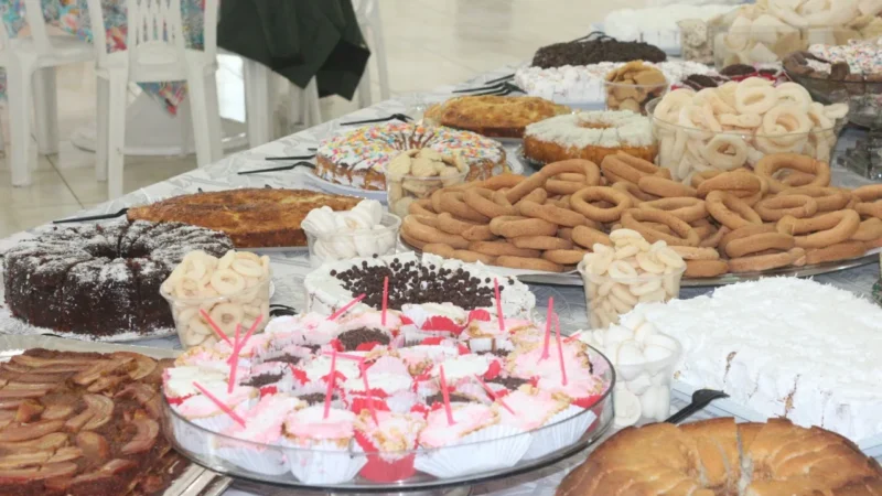 Café colonial arrecada R$ 8 mil para Casa Guido