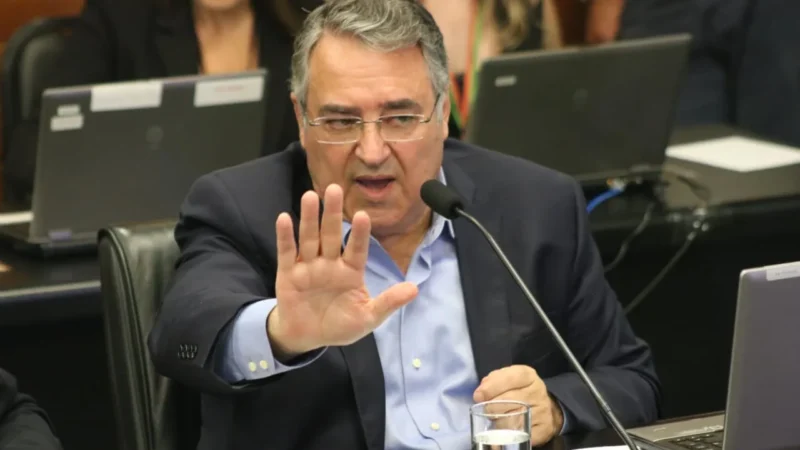 Pelo Estado 30 de outubro: Colombo na CPI da Ponte