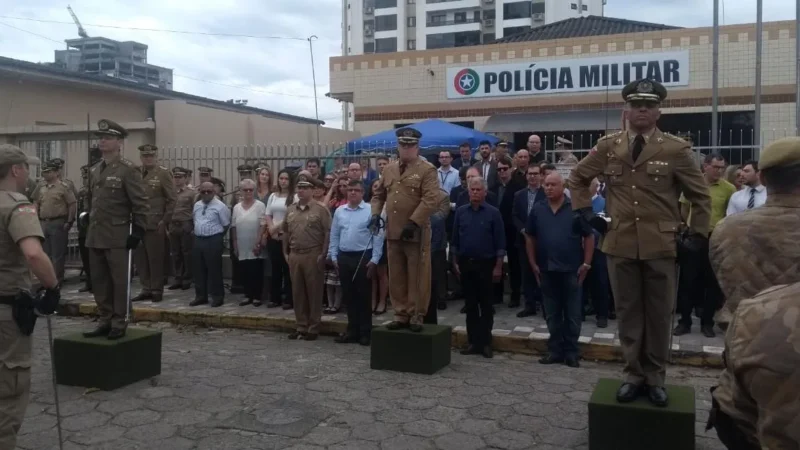 Troca de comando do 19° BPM de Araranguá