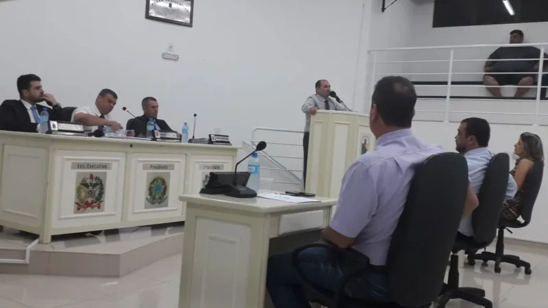 Comissão dá parecer pela rejeição, mas plenário aprova contas de Scaini