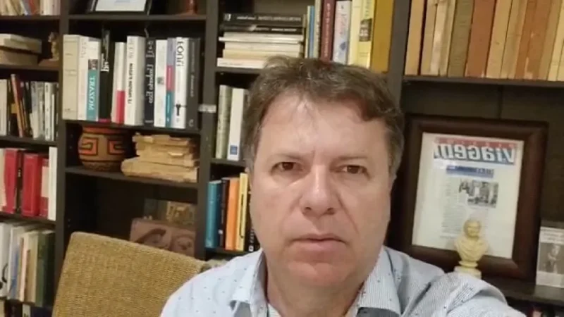 Prefeito de Içara fala de amor no painel de ideias