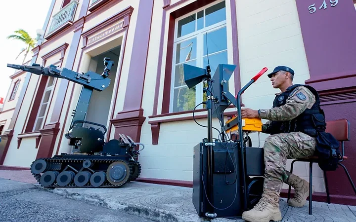Polícia Militar de Santa Catarina recebe robô antibomba do Governo Federal