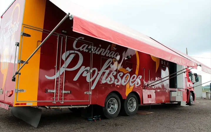 Caminhão das Profissões chega para contribuir com a sociedade