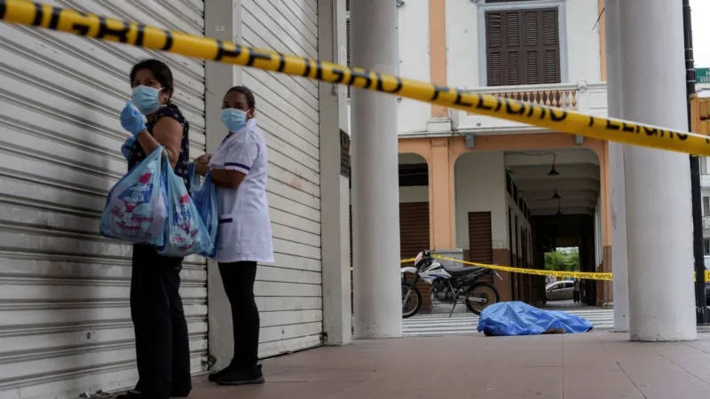 Medida de prevenção: cidades começam a se preocupar com estoque de urnas funerárias