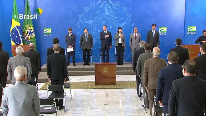 Teich assume como novo ministro da saúde do Brasil