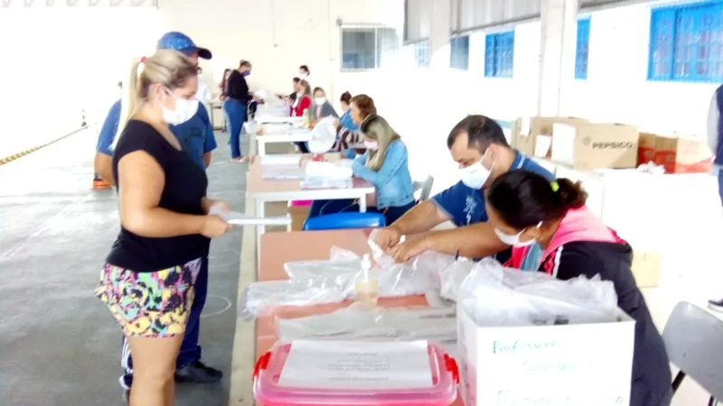 Escolas e Creches concluem entrega de Apostilas hoje