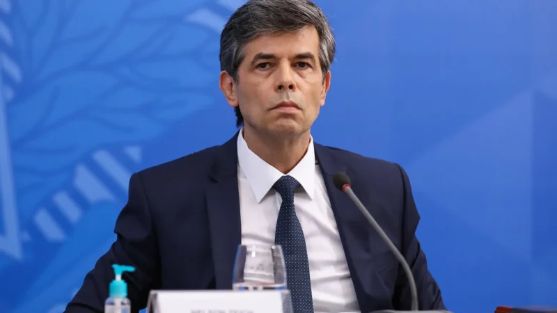 Nelson Teich pede demissão do Ministério da Saúde