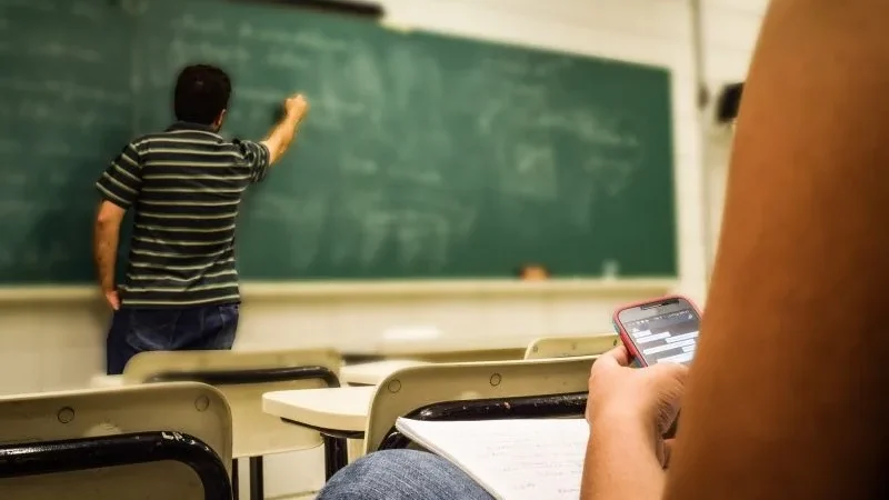 Capes abre inscrições para cursos de aprimoramento profissional