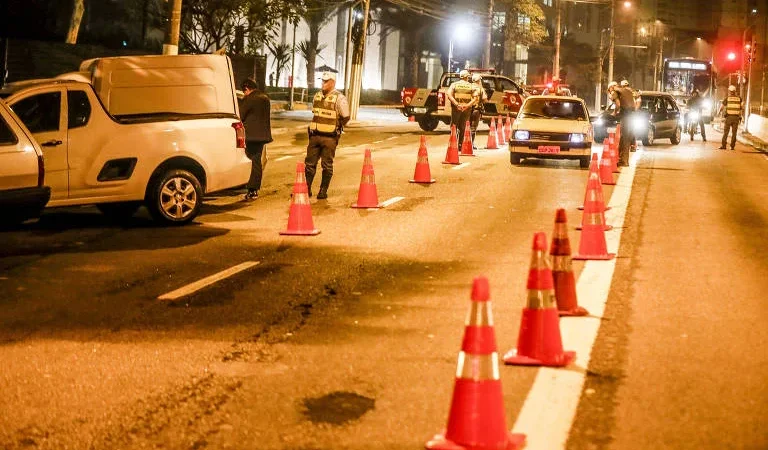 Lei Seca completa 12 anos com o desafio de diminuir as mortes ao volante