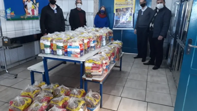 Ação da Rotary Clube e Combo Atacadista doa cestas básicas à Casa da Fraternidade